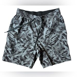 NWOT LULULEMON MENS BOWLINE SHORTS 8” STRETCH RIPSTOP SPRAY LEAF MEDIUM